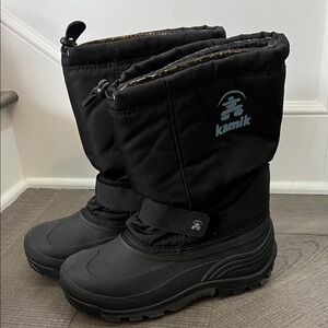 Kamik women’s size 7 insulated winter snow boots with removable waterproof liner